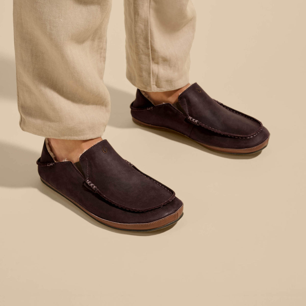 OluKai Moloā Men's Nubuck Leather Slippers - Men