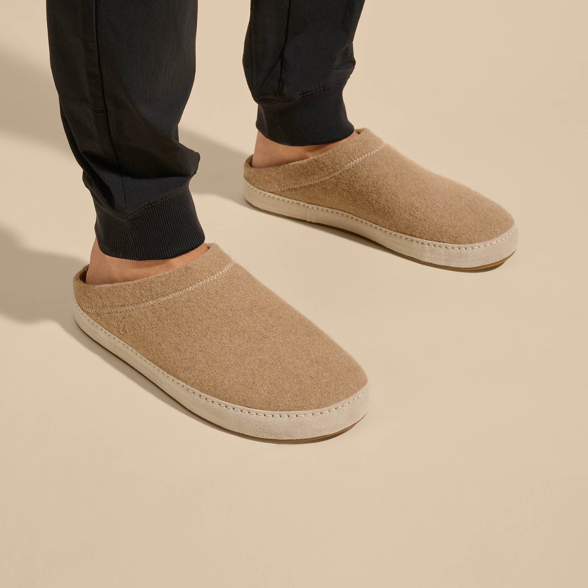 OluKai Hāmani Hulu Men’s Wool Mule Slippers - Men