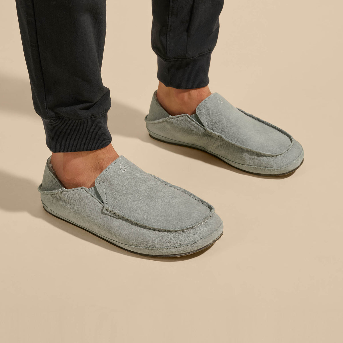 OluKai Moloā Men's Leather Slippers - Men