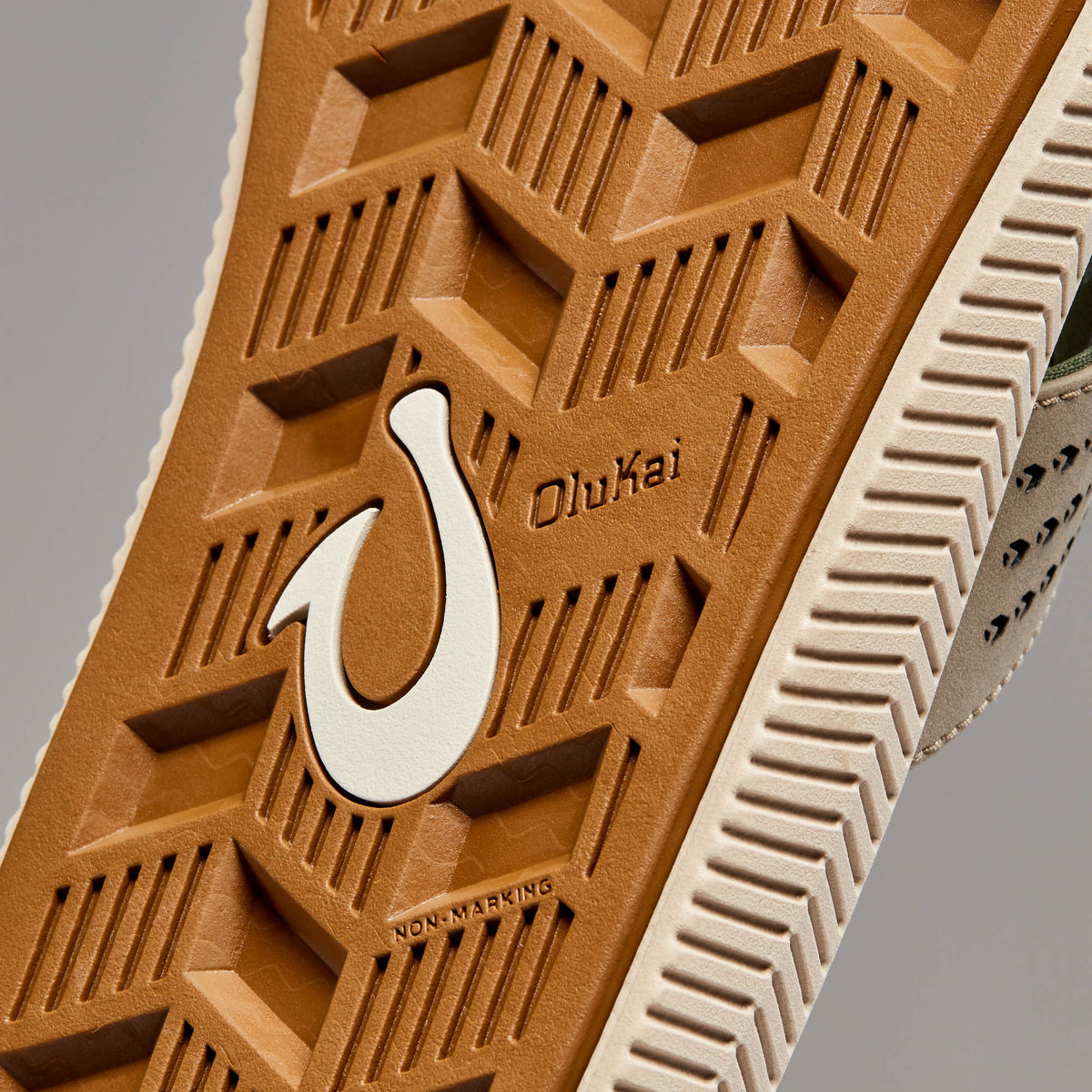 OluKai Ulele Men's Water-Ready Beach Sandals - Men