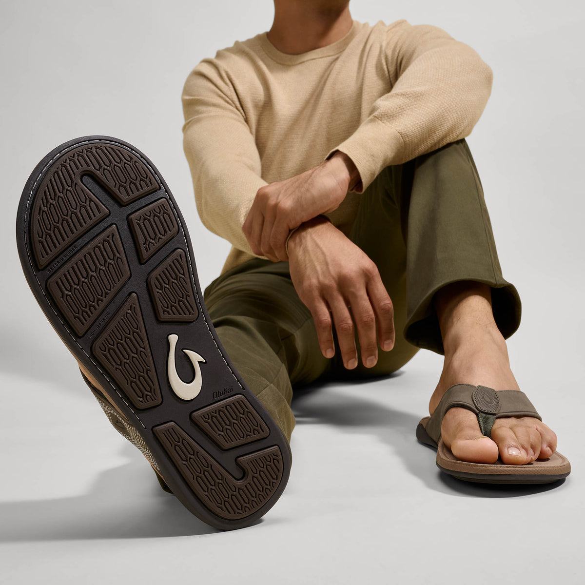 OluKai Tuahine Men's Waterproof Leather Beach Sandals - Men