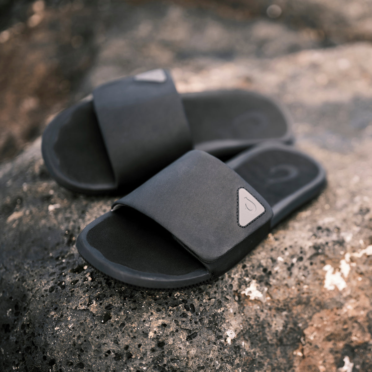 OluKai Ulele Slide - Men|New Arrivals
