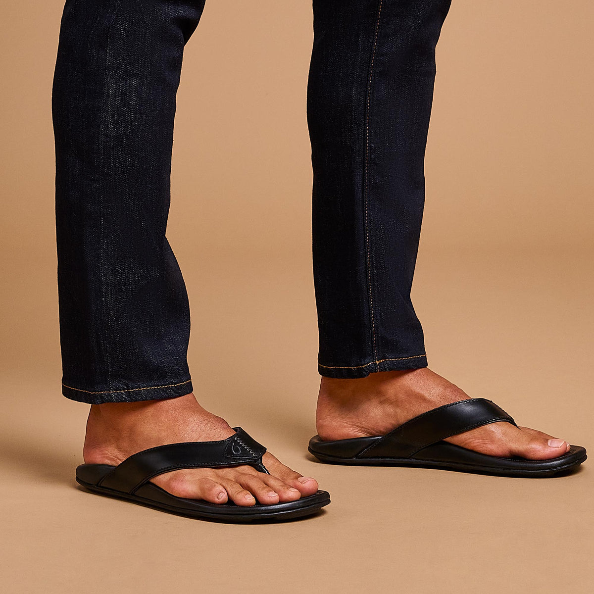 OluKai Mekila Men's Full-Grain Leather Beach Sandals - Men