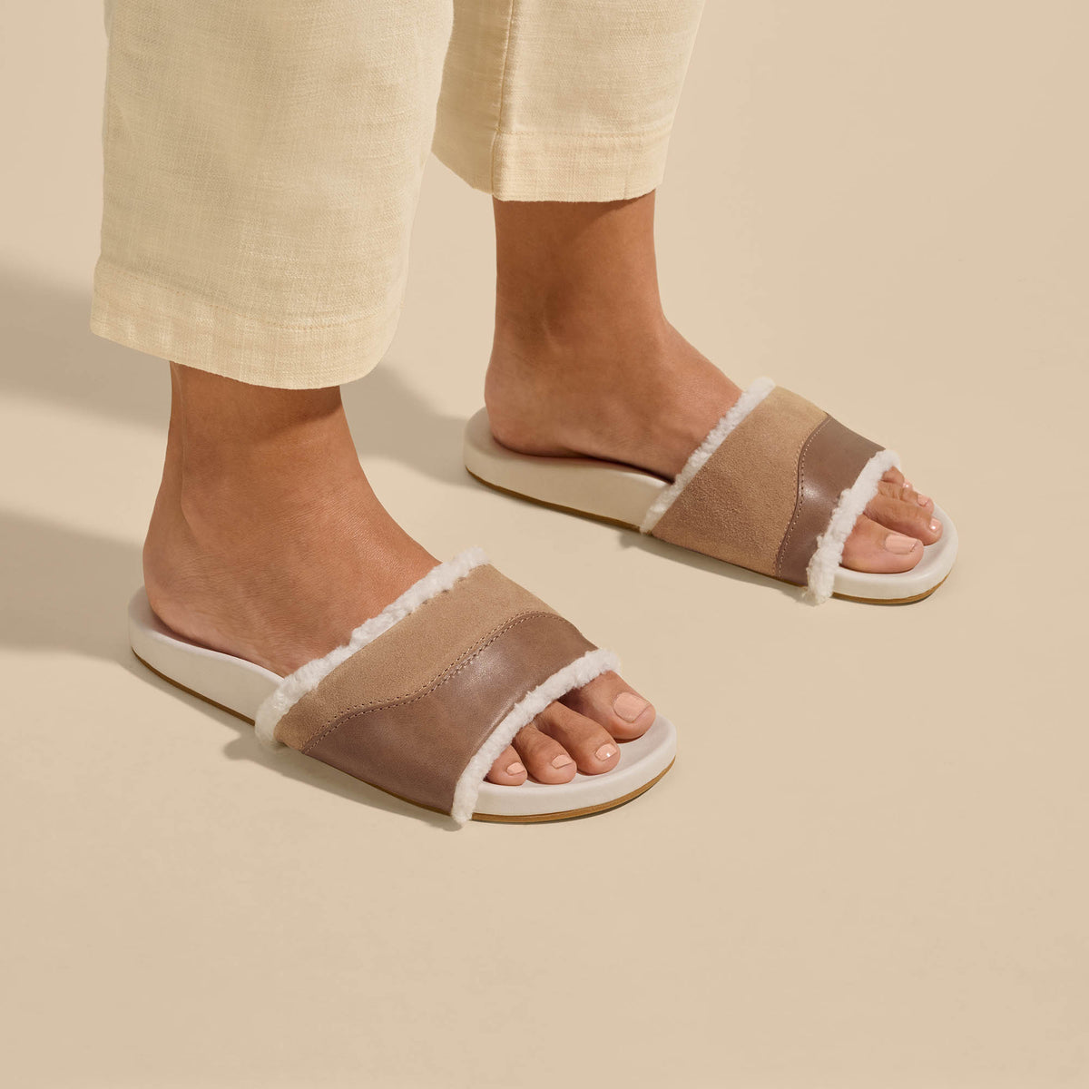 OluKai Hō‘ala Slide Women’s Slide Slipper Sandals - Women