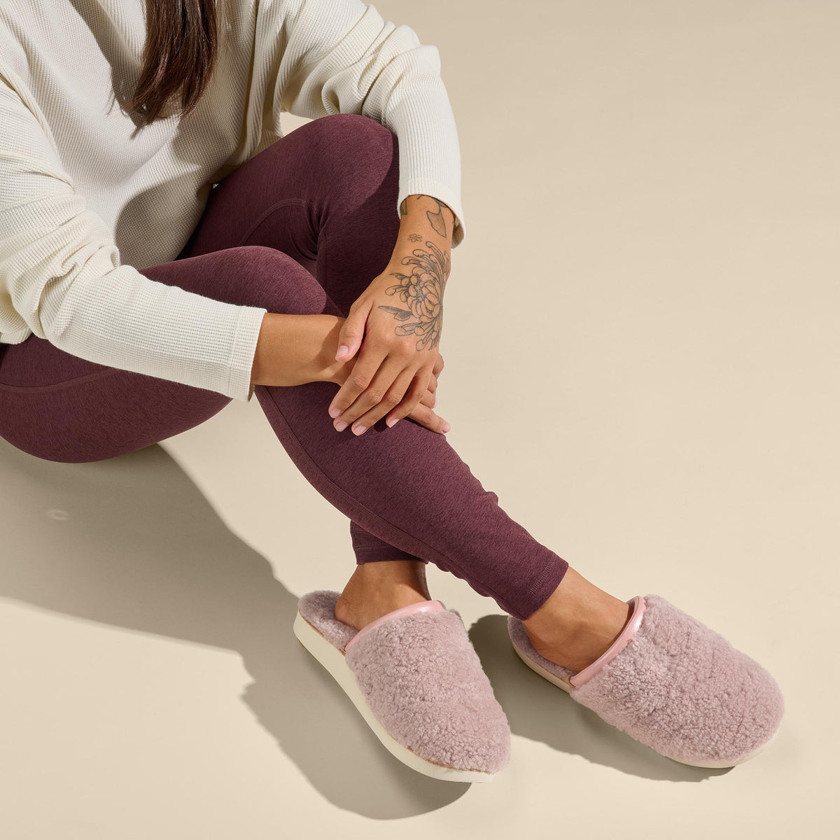 OluKai Pūpū Mua Women’s Shearling Mule Slipper - Women
